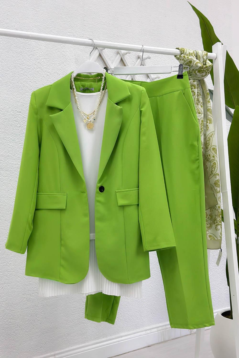 SIRT DÜĞME DETAYLI BLAZER TAKIM