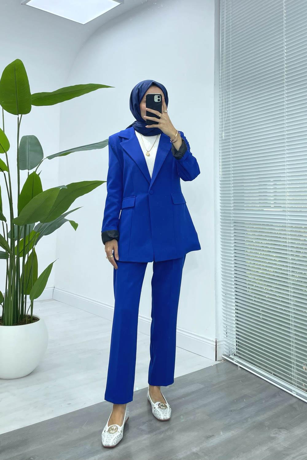 KOLLARI KAPALI DÜĞME DETAYLI  BLAZER  CEKET TAKIM
