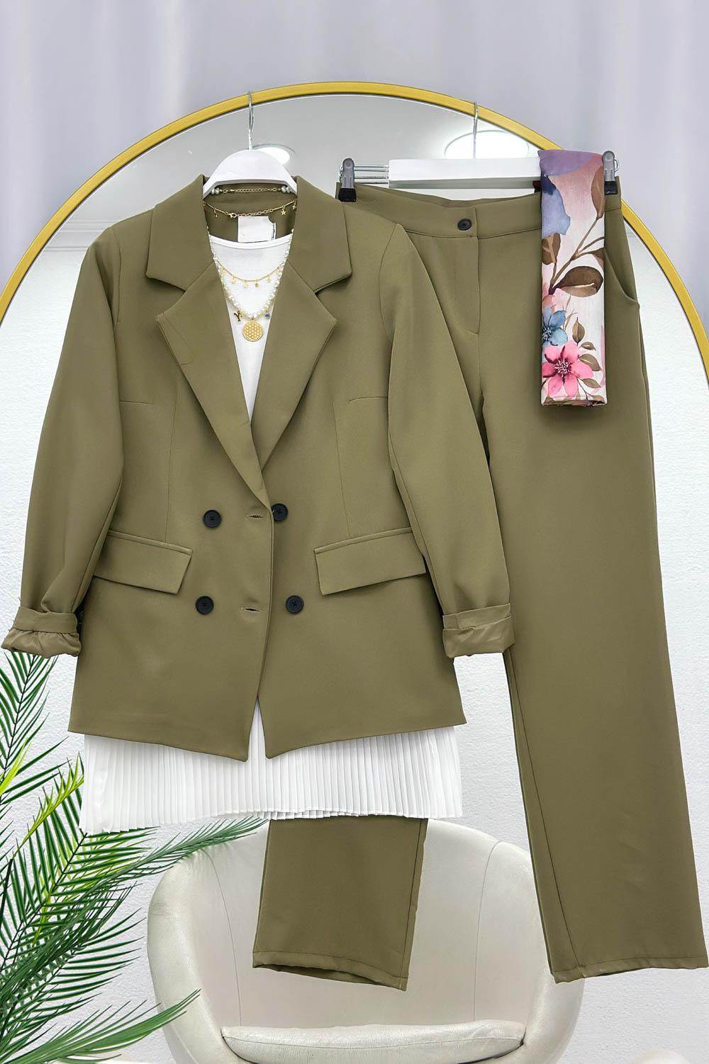 DÖRT DÜĞMELİ BLAZER CEKET TAKIM