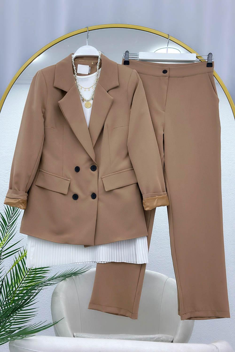 DÖRT DÜĞMELİ BLAZER CEKET TAKIM