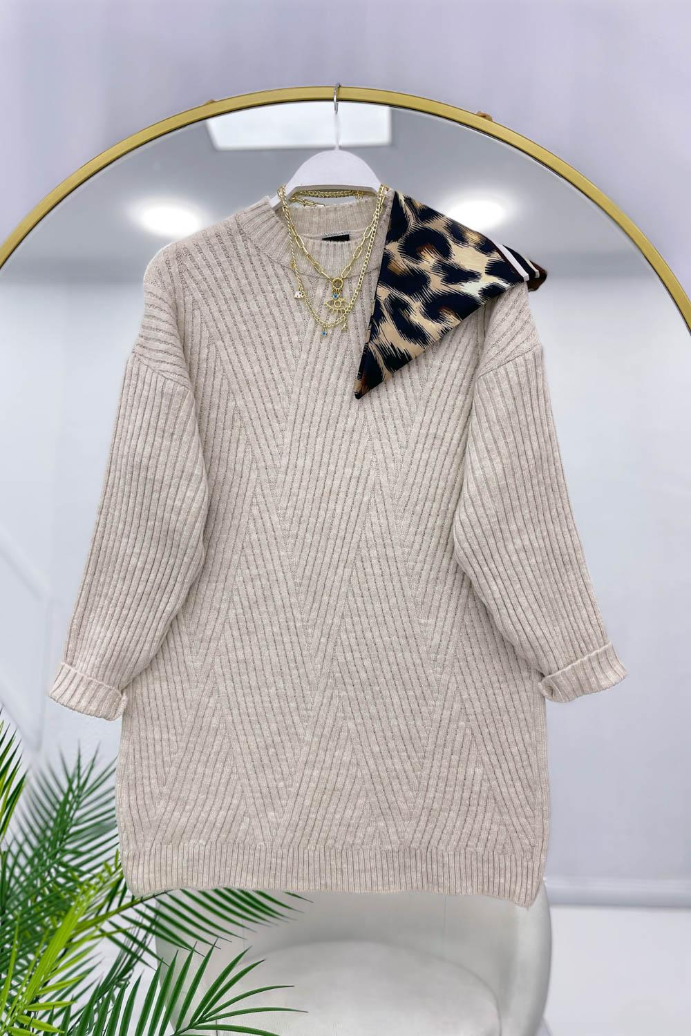 ÇAPRAZ ÇİZGİLİ YUMOŞ KAZAK