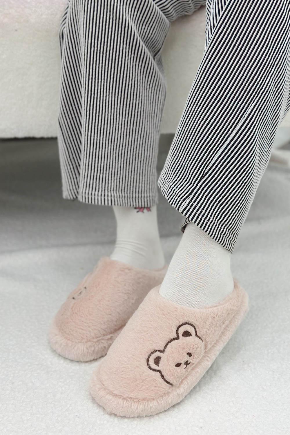 AYICIK DESENLİ SESSİZ TABAN PANDUF KIŞLIK  KADIN KAPALI EV TERLİĞİ