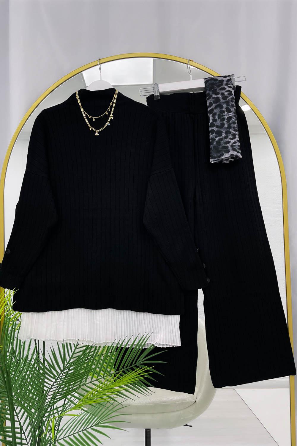 KOL DÜĞMELİ KADIN TRİKO TAKIM