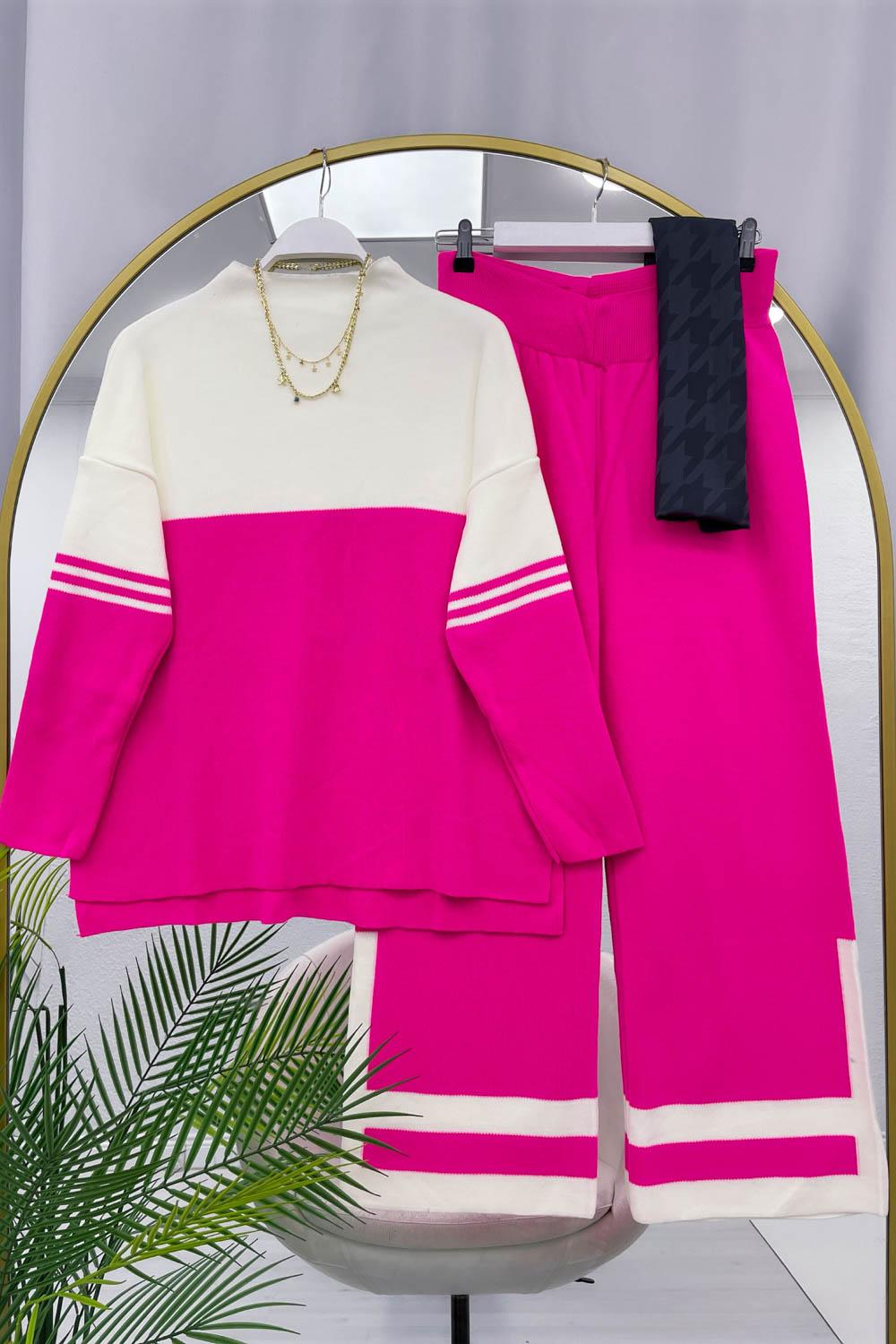 KOLLARI ÇİZGİ DETAYLI KADIN TRİKO TAKIM