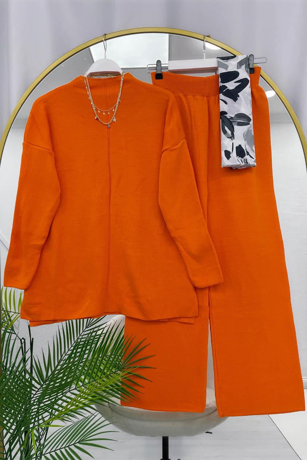 ÖNÜ ÇİZGİ DETAYLI KADIN TRİKO TAKIM