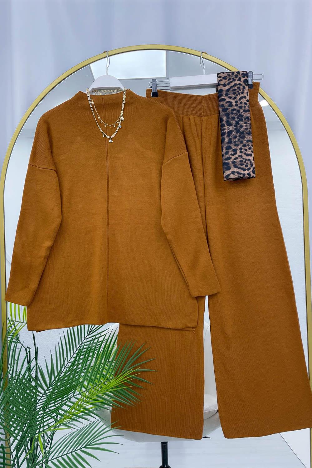 ÖNÜ ÇİZGİ DETAYLI KADIN TRİKO TAKIM