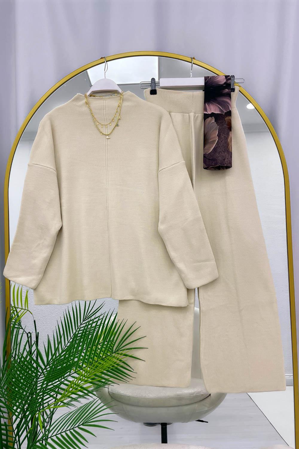 ÖNÜ ÇİZGİ DETAYLI KADIN TRİKO TAKIM