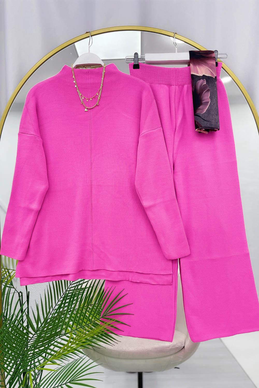 ÖNÜ ÇİZGİ DETAYLI KADIN TRİKO TAKIM