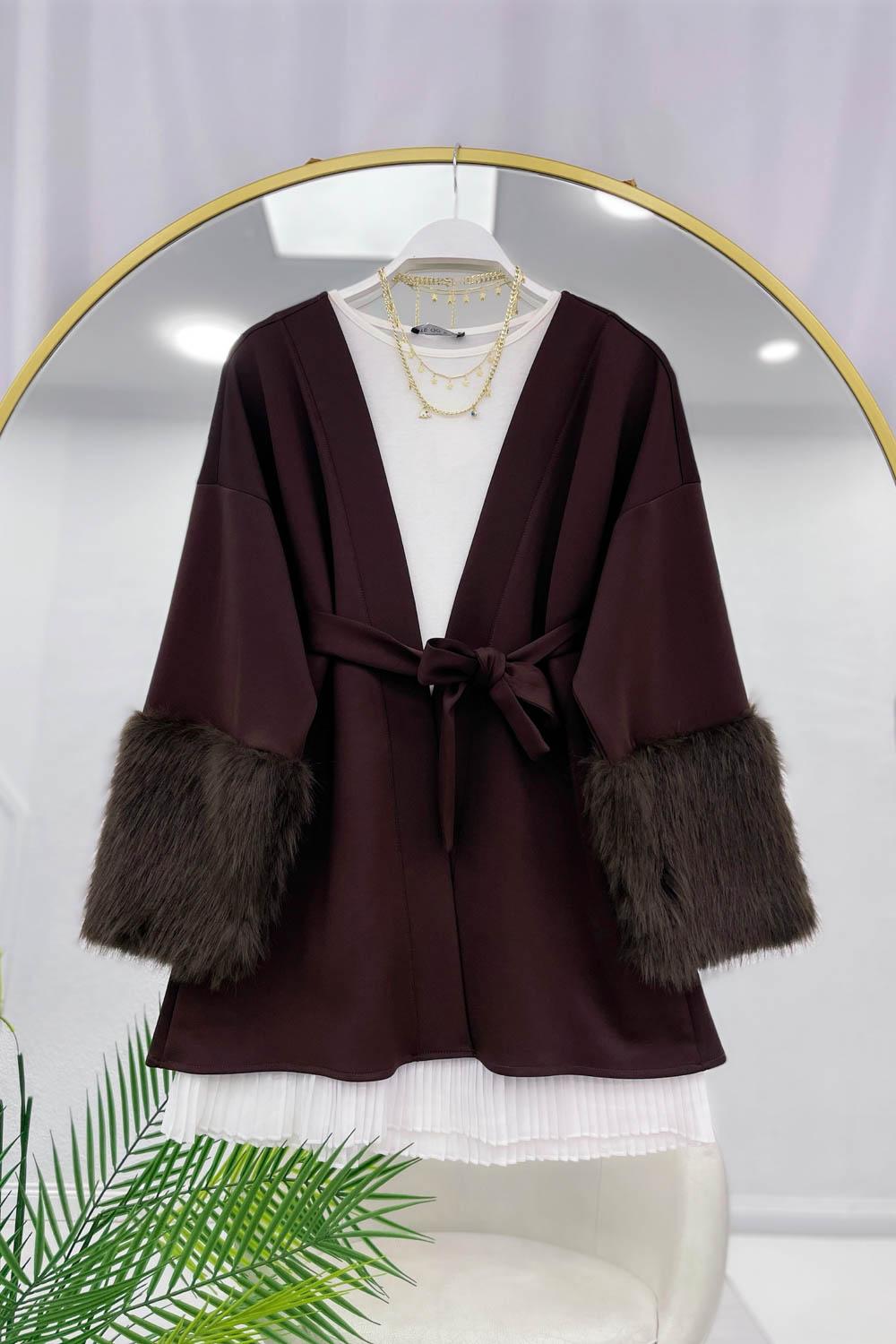 KOLLARI KÜRKLÜ KADIN CEKET