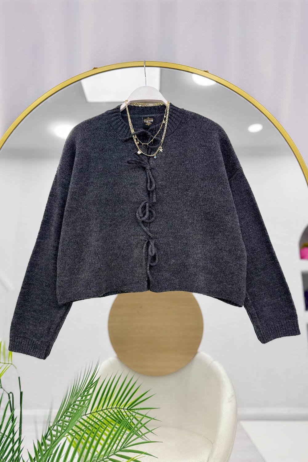 ÖNÜ FİYONK BAĞLAMALI KADIN HIRKA