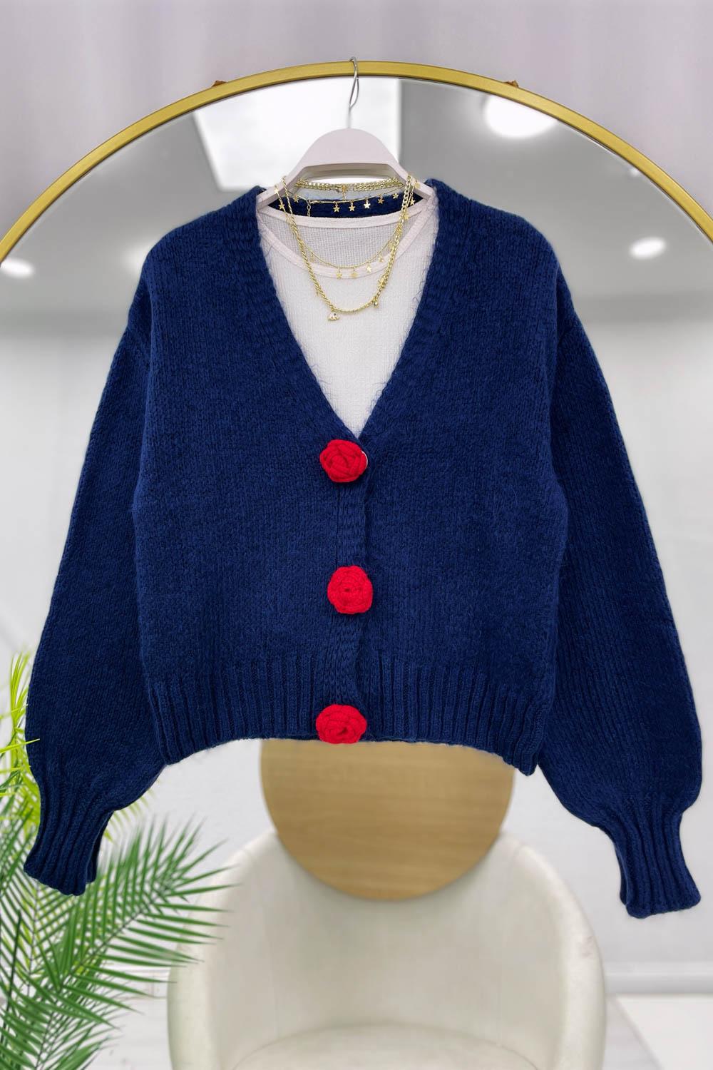 GÜL DÜĞMELİ YUMOŞ HIRKA