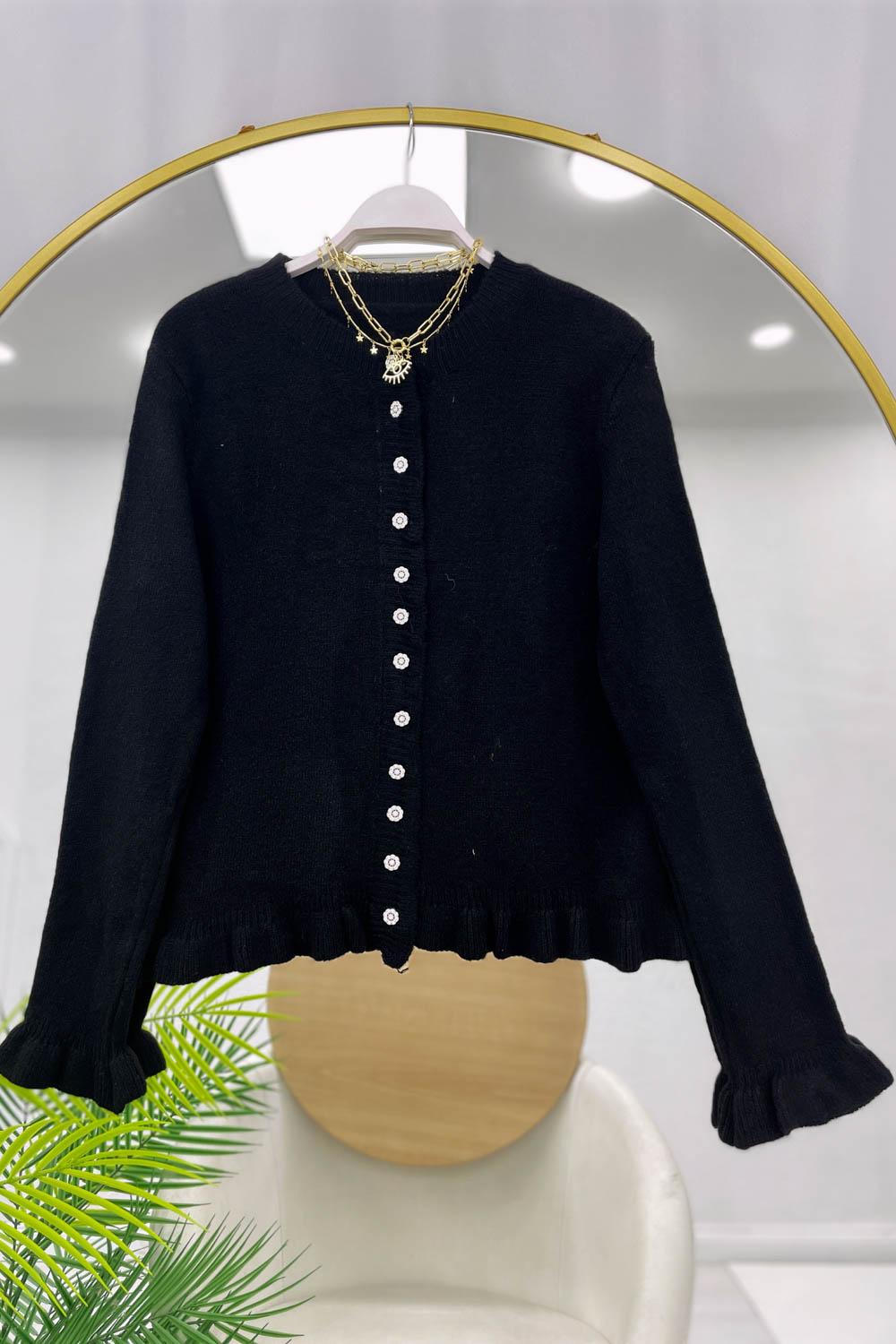 ÇİÇEK DÜĞMELİ TRİKO HIRKA