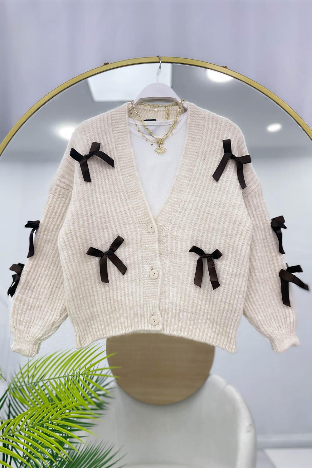 FİYONK DETAYLI DÜĞMELİ YUMOŞ HIRKA