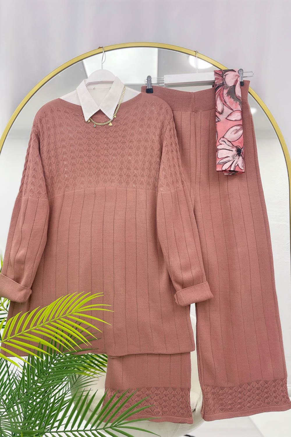 V ÖRGÜLÜ KADIN TRİKO TAKIM