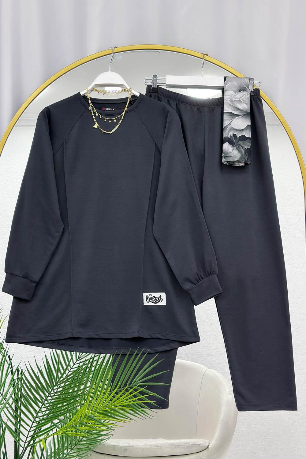 DİKİŞ GEÇİŞLİ ARMA DETAYLI KADIN SPOR TAKIM