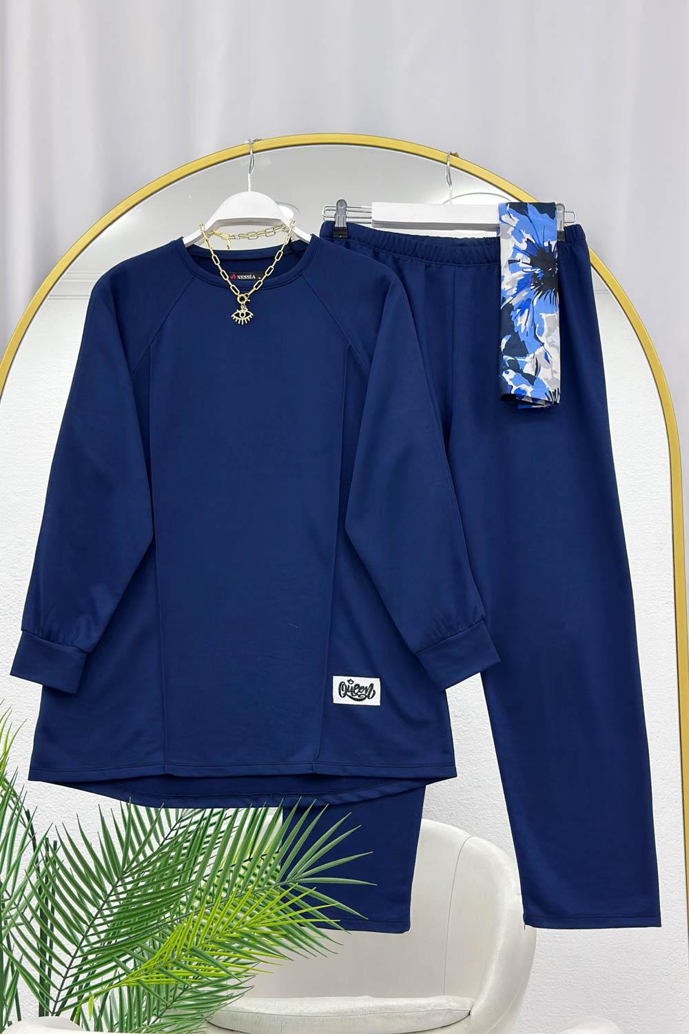 DİKİŞ GEÇİŞLİ ARMA DETAYLI KADIN SPOR TAKIM