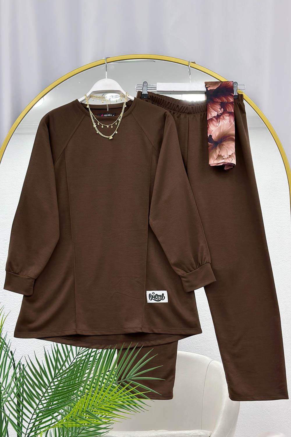 DİKİŞ GEÇİŞLİ ARMA DETAYLI KADIN SPOR TAKIM