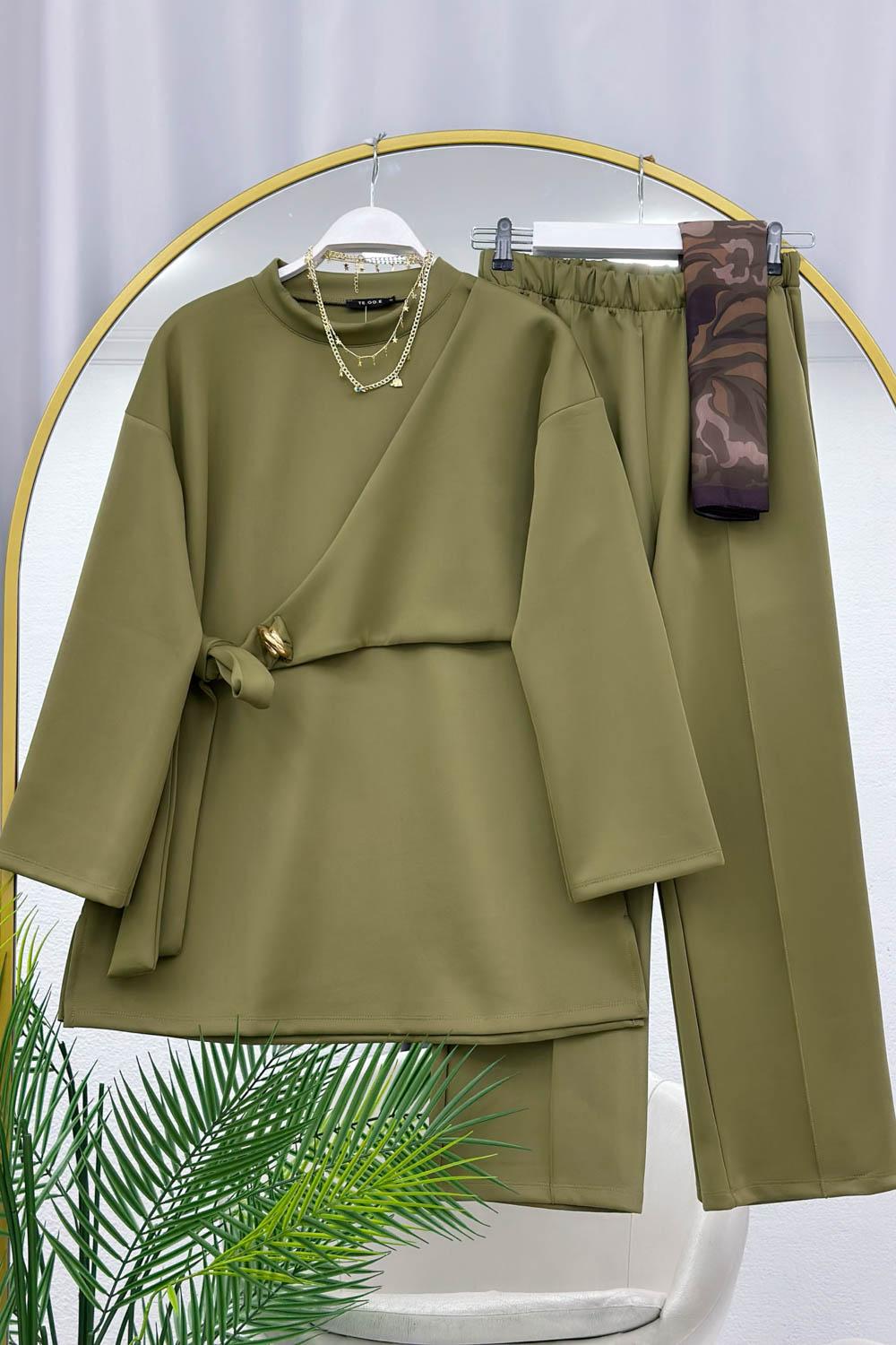 YIRTMAÇ DETAYLI YANDAN BAĞLAMALI KADIN SCUBA TAKIM