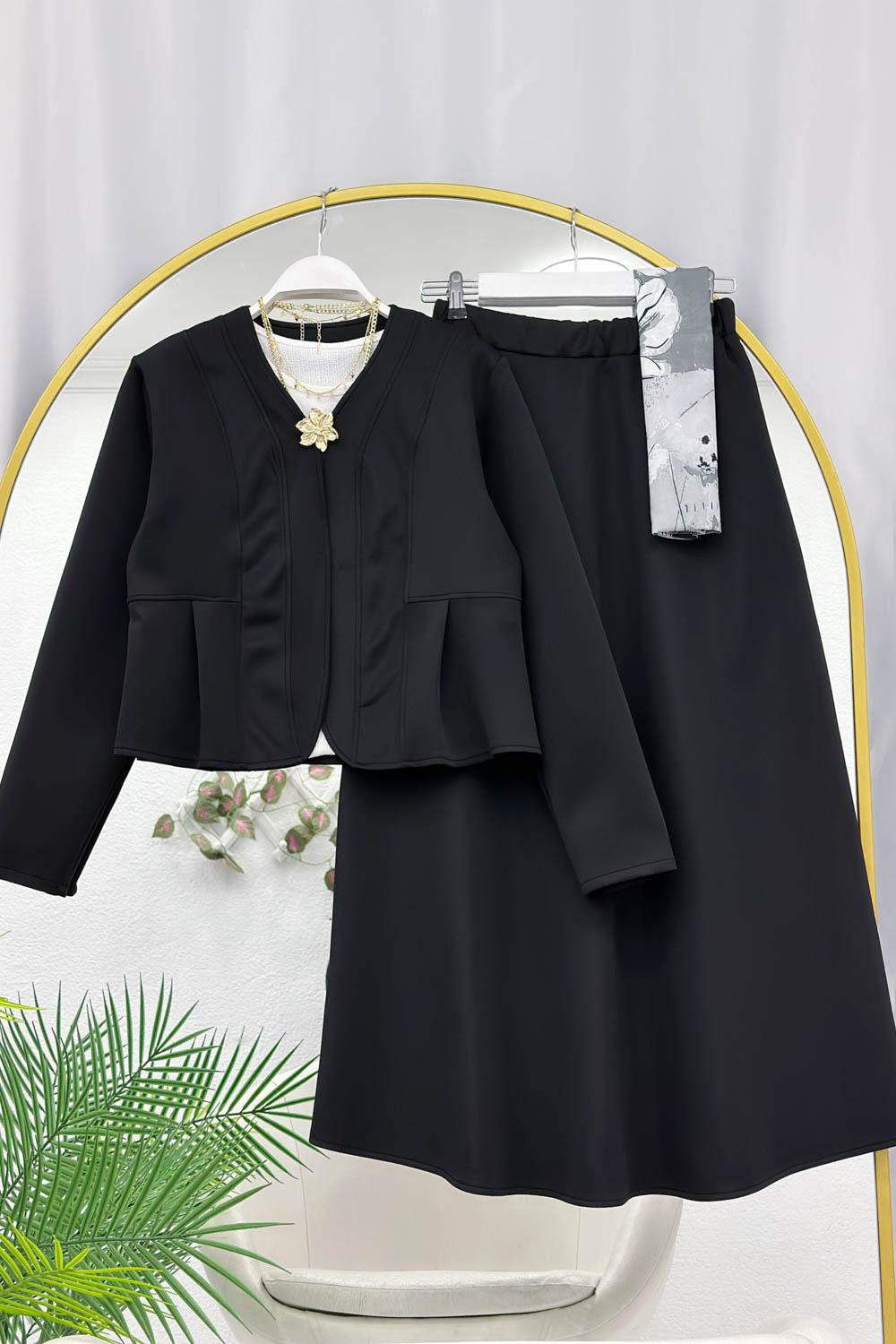 BROŞ DETAYLI KADIN SCUBA ETEKLİ TAKIM