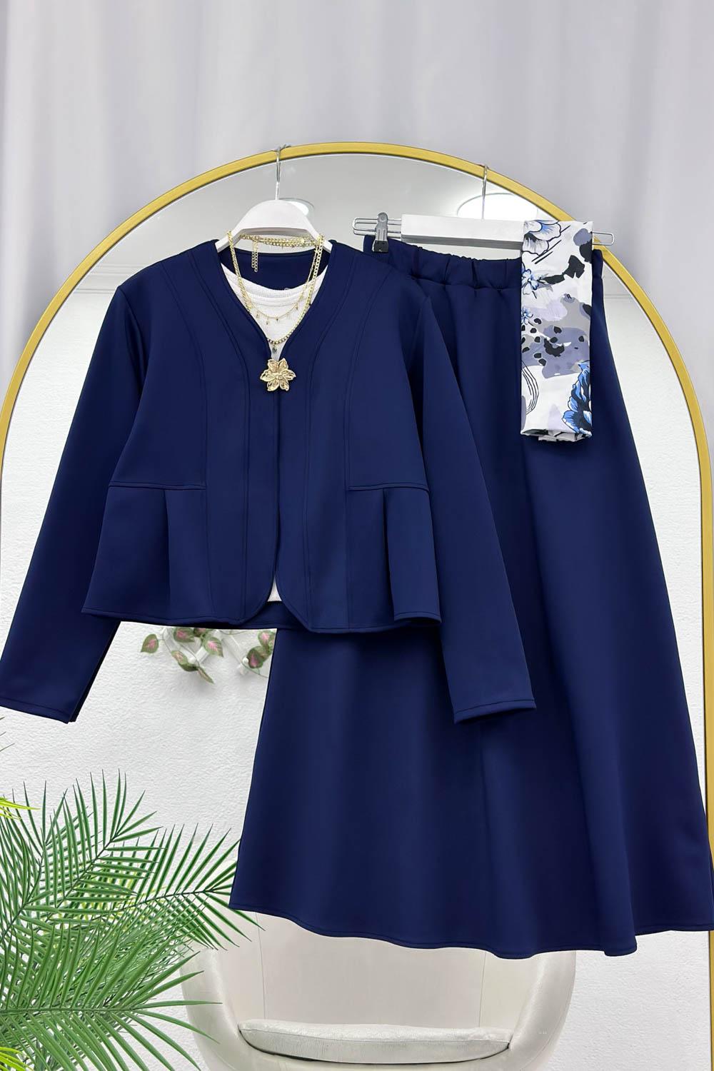 BROŞ DETAYLI KADIN SCUBA ETEKLİ TAKIM