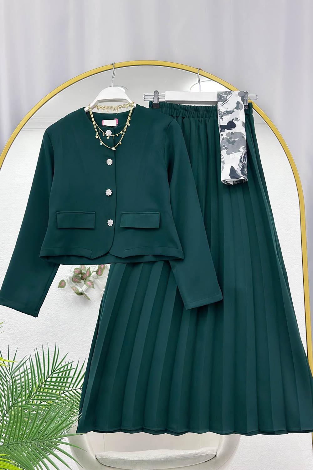 ETEĞİ PİLELİ ÇİÇEK DÜĞMELİ KREP TAKIM