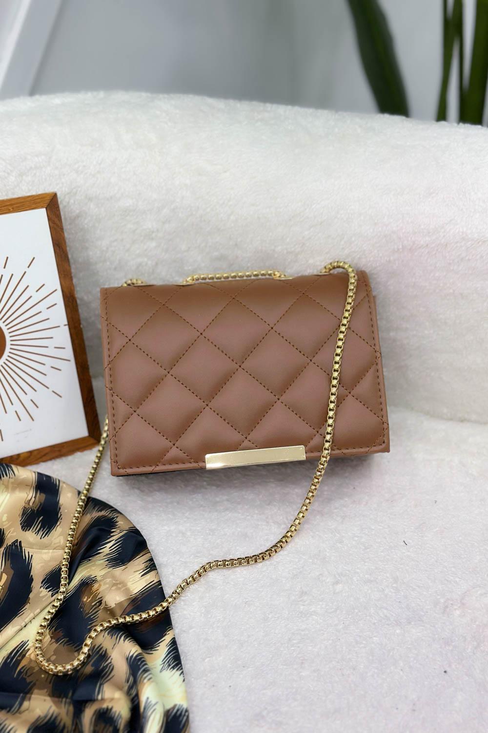 GOLD ZİNCİRLİ KAPAKLI KADIN ÇANTASI