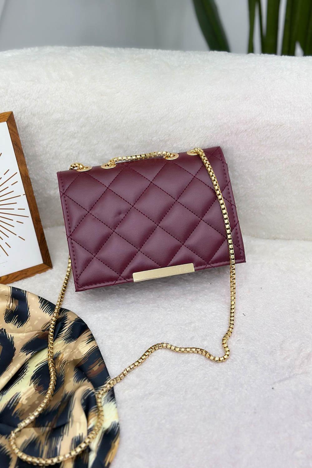 GOLD ZİNCİRLİ KAPAKLI KADIN ÇANTASI