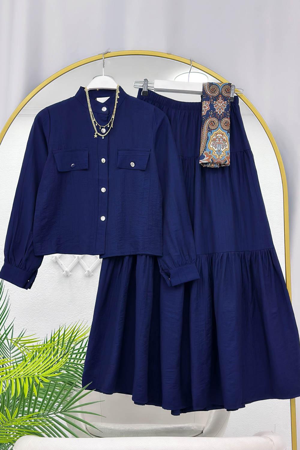 İKİ CEPLİ METALİK DÜĞME KADIN TAKIM