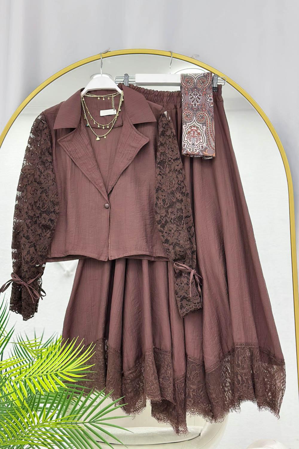 KOLLARI DANTEL DETAYLI ETEK TAKIM