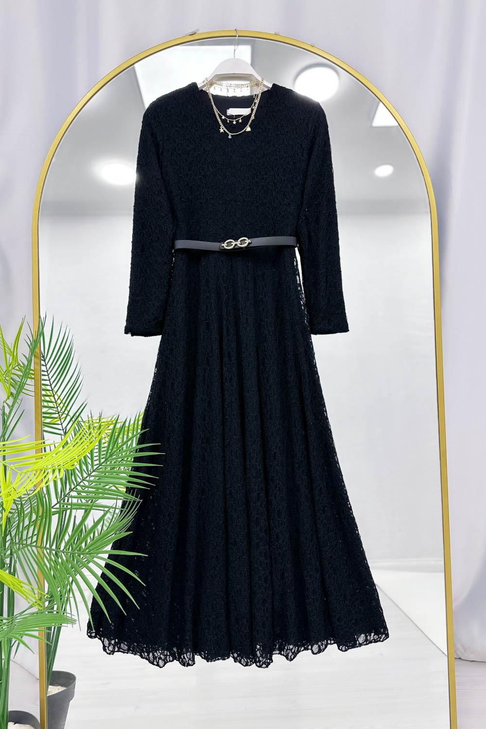 DANTELLİ KEMER DETAYLI ELBİSE