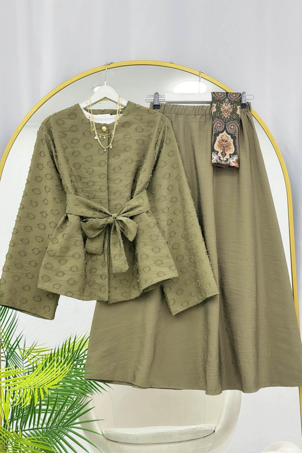 SATEN KUMAŞ KUŞAK DETAYLI ETEKLİ KADIN TAKIM