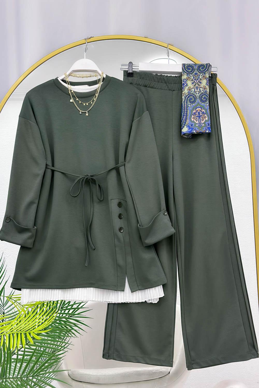 YANI YIRTMAÇ DETAYLI PANTOLONLU TAKIM