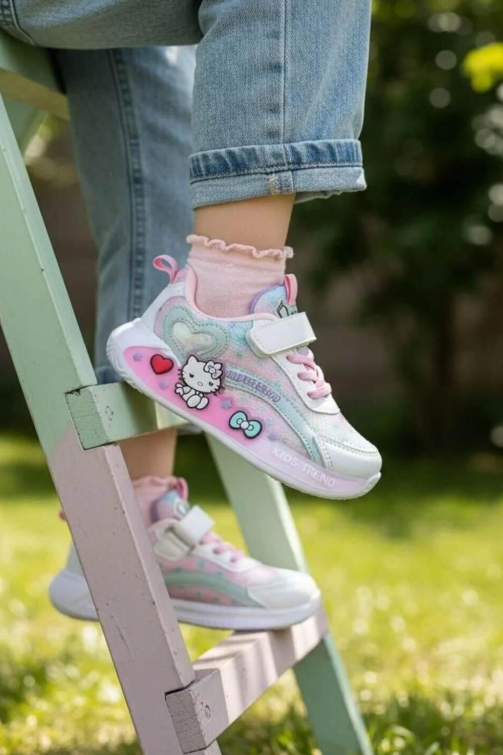 KARAKTERLİ KIZ  ÇOCUK SPOR AYAKKABI