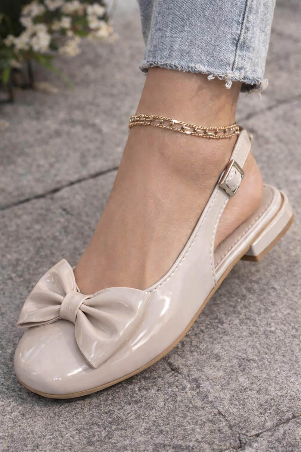 OKÇESİ AÇIK FİYONKLU KADIN BABET AYAKKABI