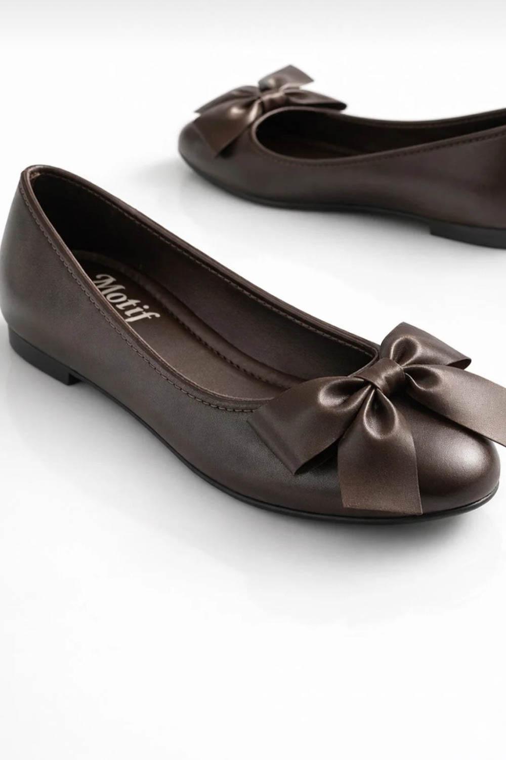 YUVARLAK BURUN FİYONKLU  KADIN BABET AYAKKABI