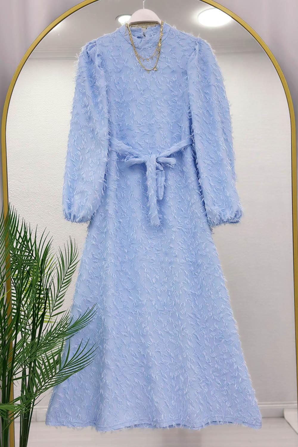 SAÇAKLI KEMERLİ ELBİSE