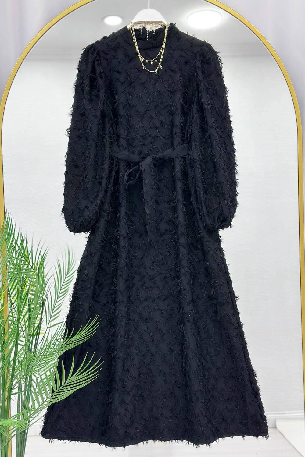 SAÇAKLI KEMERLİ ELBİSE