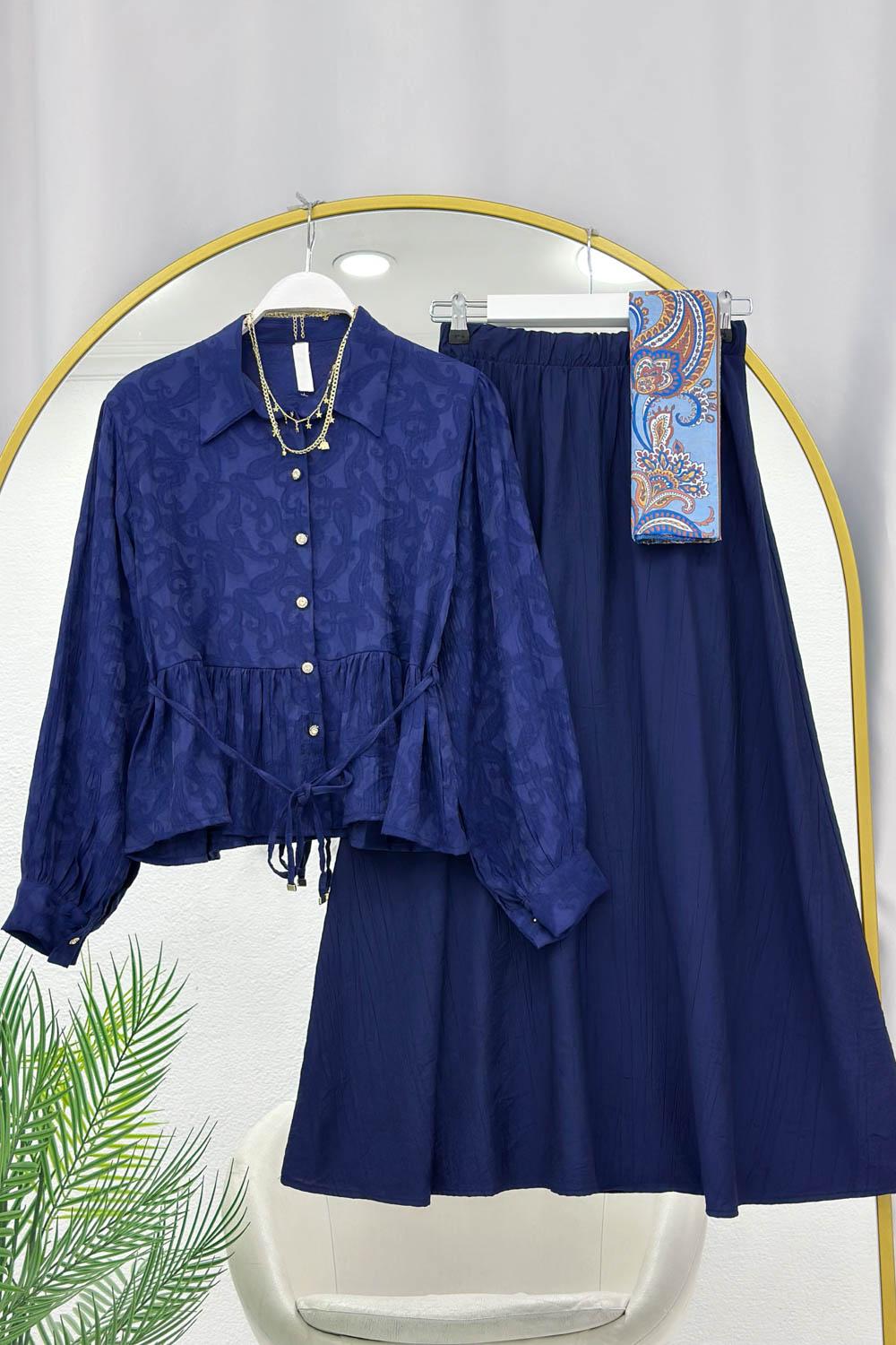 JAKARLI DESENLİ CEKET  ETEK TAKIM